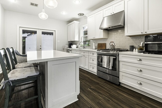 Photo - 466 Focis St