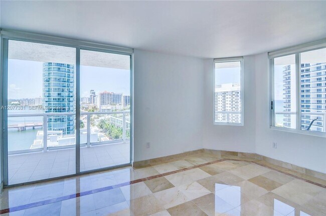Photo - 5900 Collins Ave