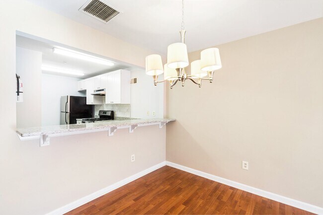 Photo - 153 Riveredge Dr