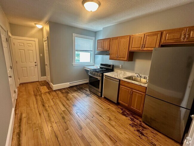 Building Photo - 34 Plymouth St Unit 2 Rental