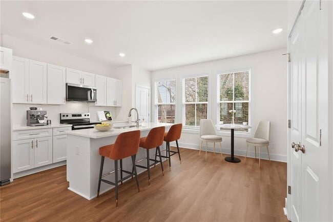 Photo - 195 W Lake Ave NW