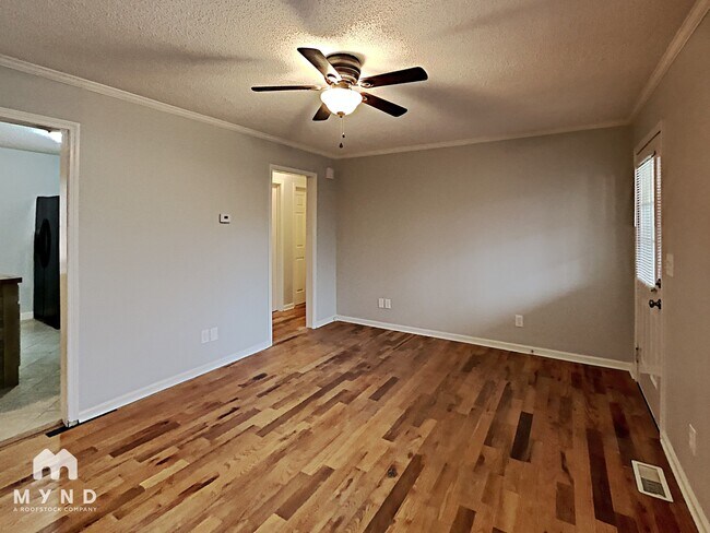 62 Woodland Rd SW