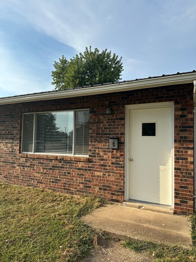 Photo - 607 E Jefferson Ave Unit EJ607