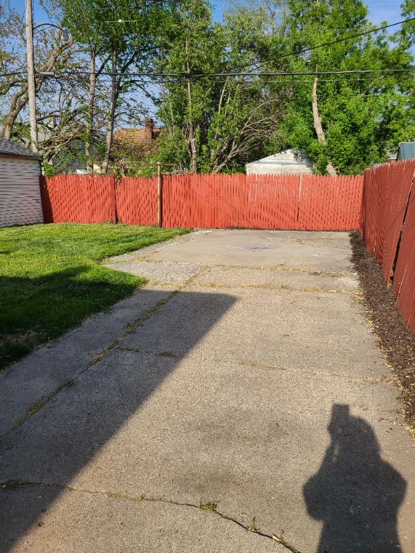 Photo - 20438 Russell St
