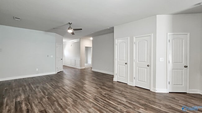 Photo - 403 Edgebrook Dr