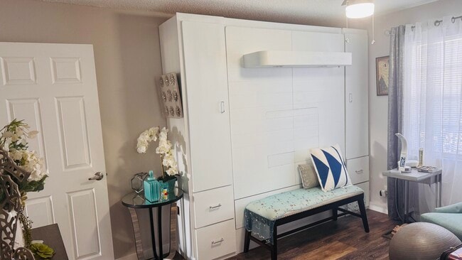 Photo - 390 Saxony Way Unit I