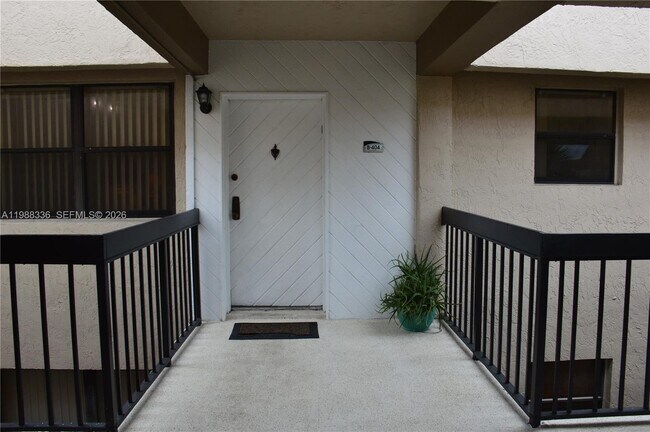 Photo - 461 Ives Dairy Rd Unit 404-2