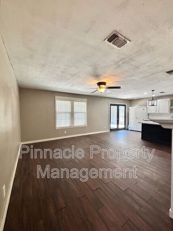 Photo - 1802 High Butte Dr