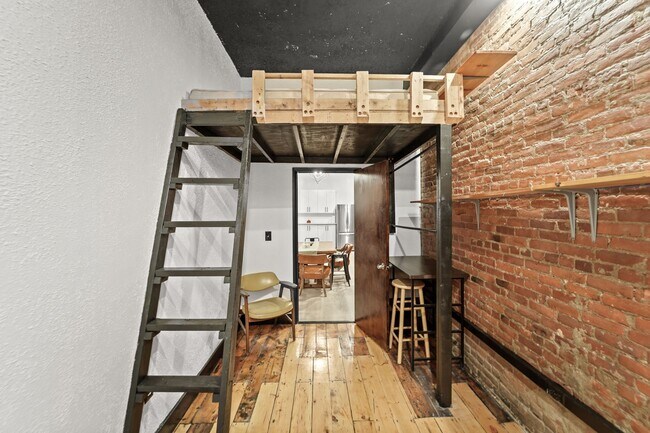 Photo - 136 Court St Unidad 3