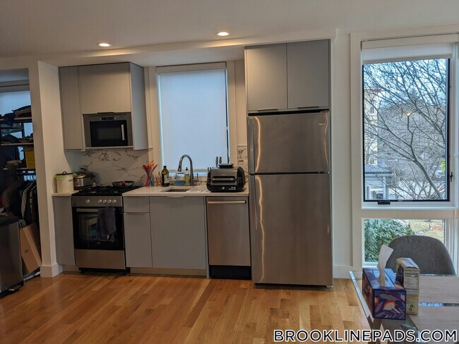 Photo - 71 Winchester St Unit B