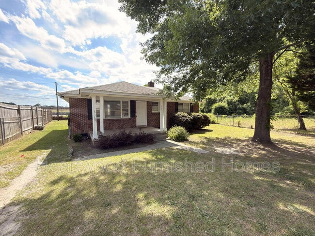 Building Photo - 3708 Hydrangea St