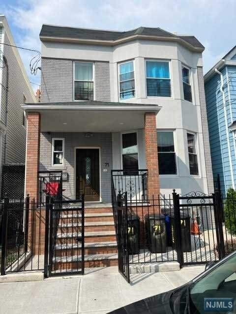 Photo - 71 Irving St Townhome