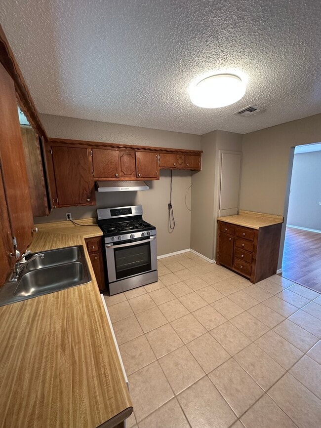 Photo - 620 N Janeway Ave