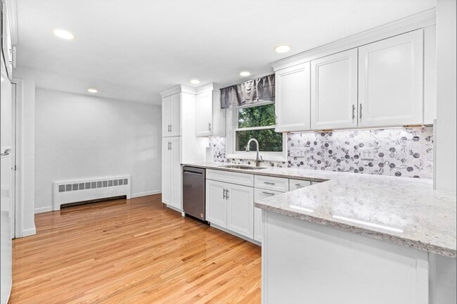 Photo - 253 Linden St