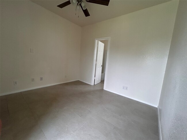 Photo - 6841 Larkstone St Unidad B