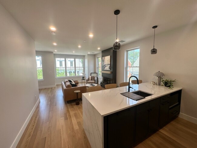 54 Dorset St Unit 5