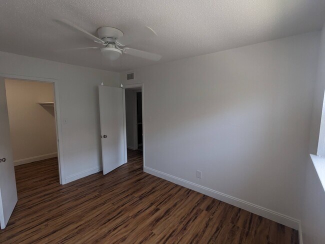 Photo - Greenbriar Apartments