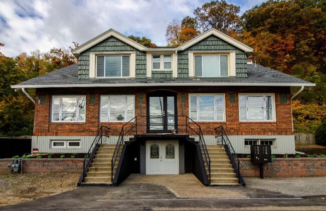 Building Photo - 14 River Rd Rental