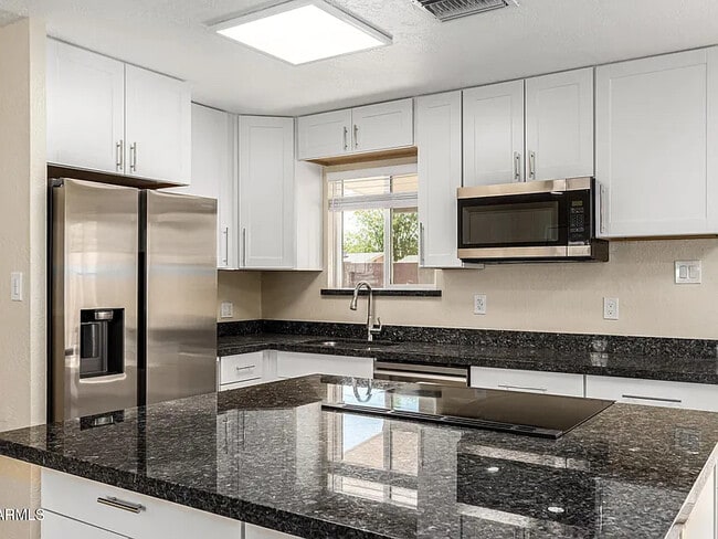 Photo - 703 E Taylor St