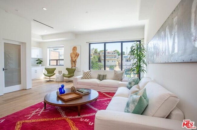 Building Photo - 3756 Brilliant Dr Rental