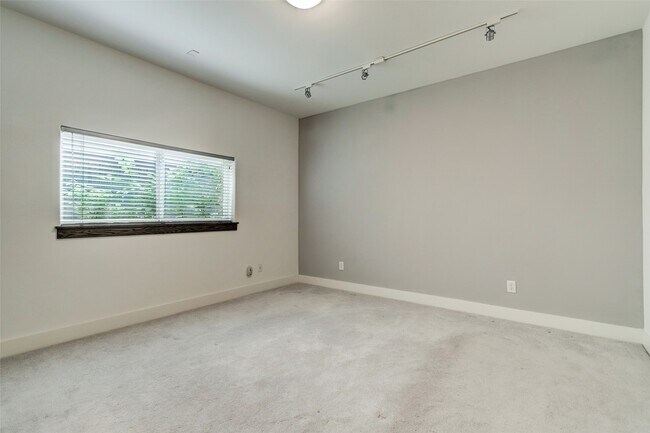 Photo - 1820 Prospect St