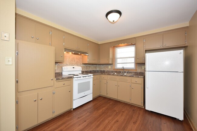 Photo - 4663 N Green Bay Ave Unit 3