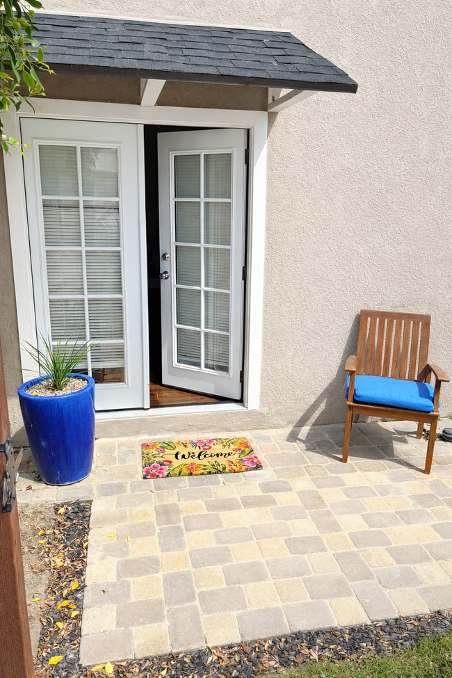 Patio - 1344 N Lincoln St