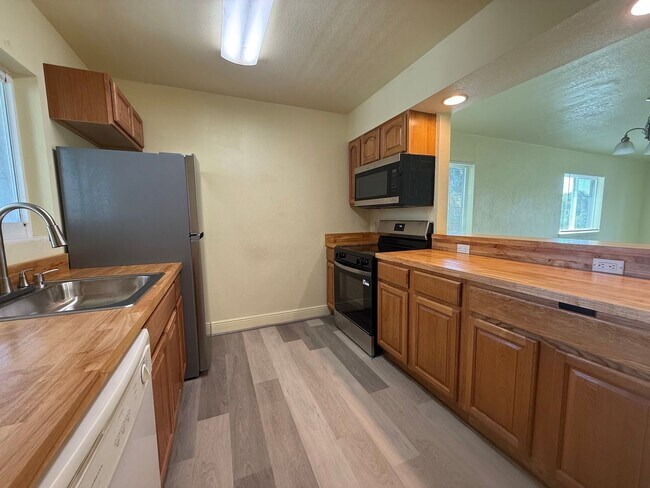 900 S Peninsula Dr