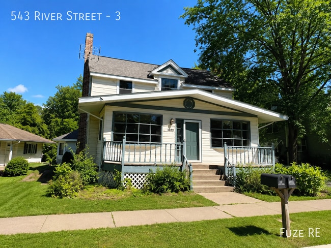 Building Photo - 543 River St Unit 3