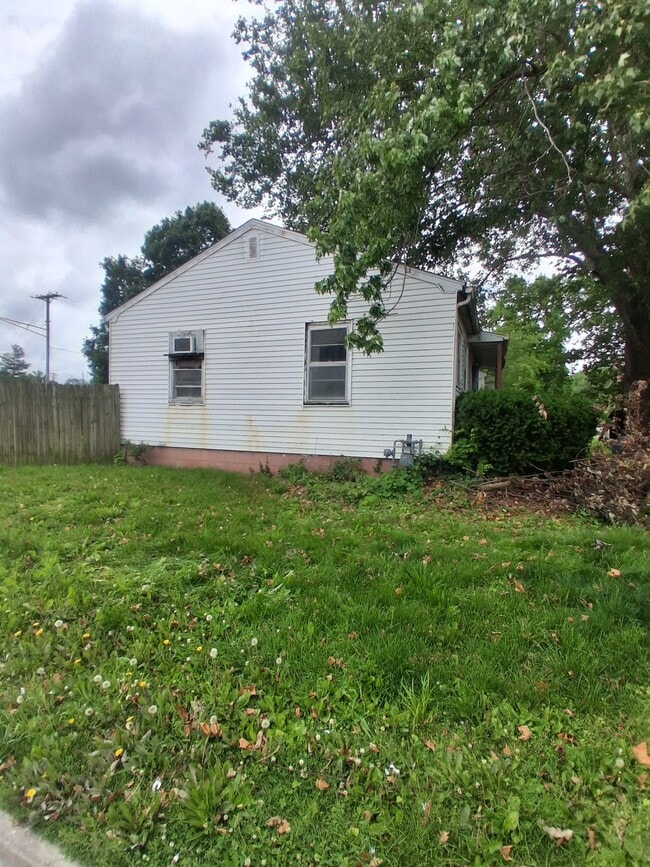 Photo - 521 N Davis St