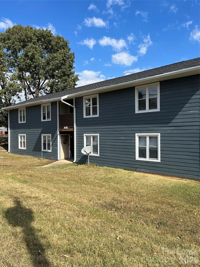 Photo - 301 E Garden St