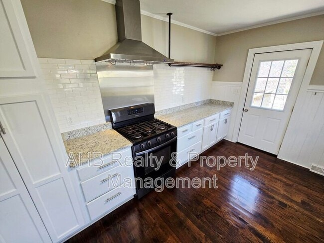 Photo - 422 Alamance Rd