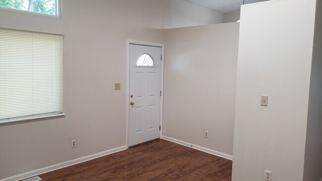 Photo - 1448 Maria Ave