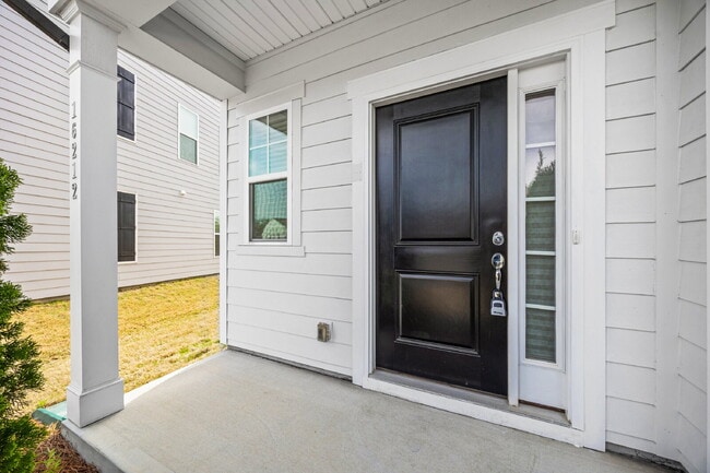Photo - Spacious 3BR Townhome with Garage, Open Layout & Community Pool – Move-In Ready!