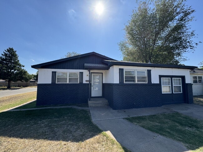 Building Photo - Convenient to Medical District and Texas Tech