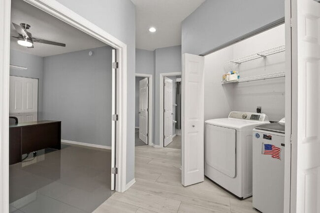 Photo - "Spacious 3-Bed, 2-Bath Condo Retreat in V... Unidad APT 16E