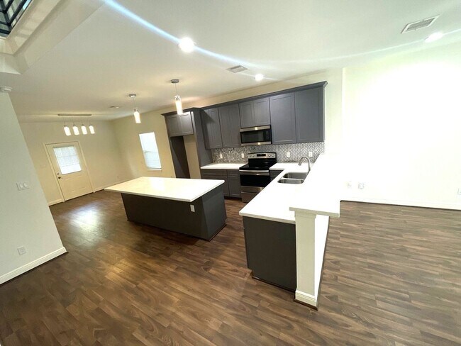 Photo - 4913 Southwind St Unidad B