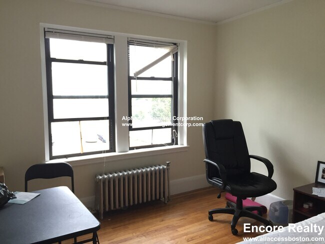 Photo - 349 Pleasant St Unit B2-6