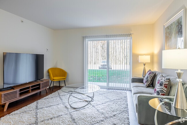 2BD, 1BA - 950SF - Living Room - Withington Apartments*