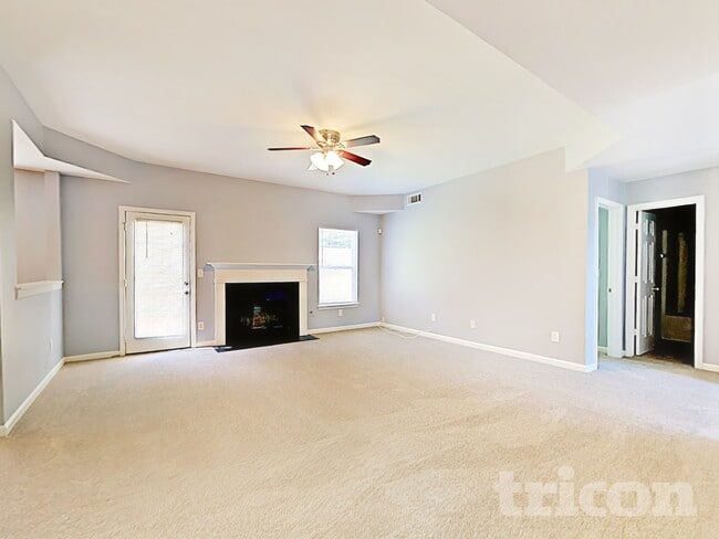 Photo - 4275 Spur Look Crossing