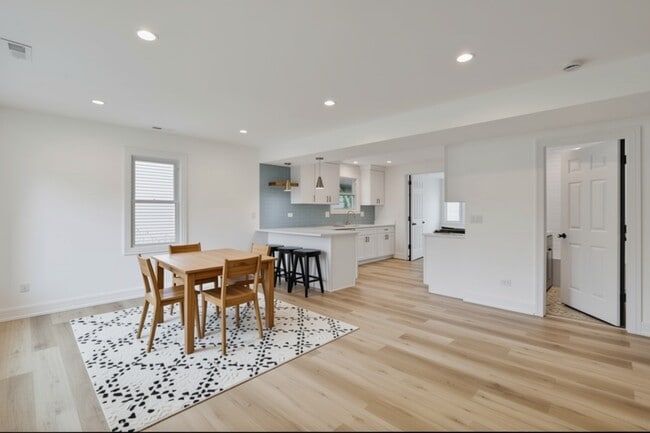 Photo - 9705 Oak Park Ave