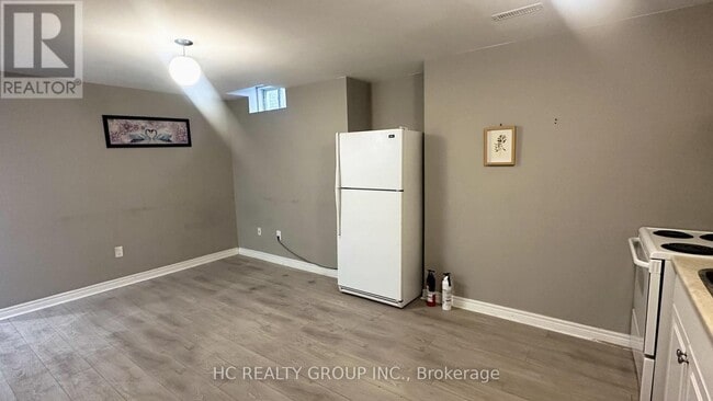 Photo - 821 Walsh Ct