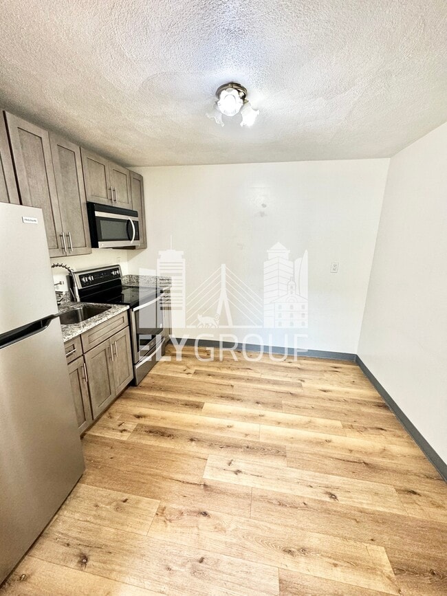 Photo - 8 Medford St Unit 2R