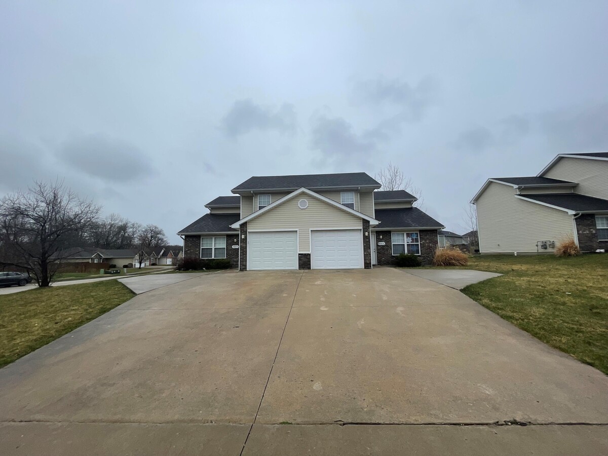 Photo - 5814 Canaveral Dr Townhome