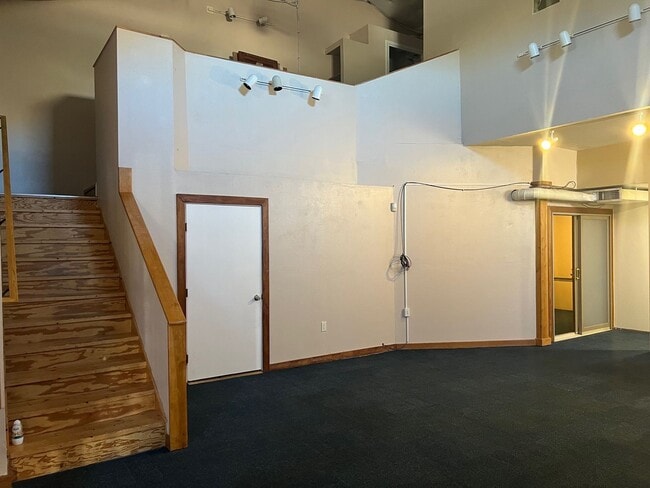 Building Photo - 2001 Unit 2001-Llano