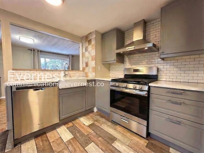 Photo - 1985 Ingalls St