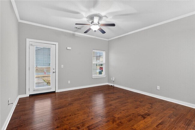 Photo - 2304 SW Juniper Ave