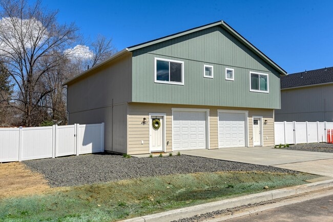Building Photo - 4919-4921 E 6th Ave Rental