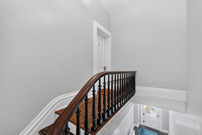 5618 Whitney Pl Unit 4