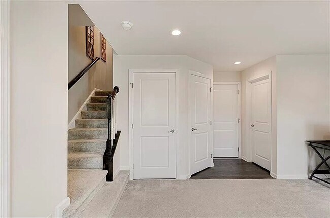 Photo - Beautifully Designed Townhome with Modern ...